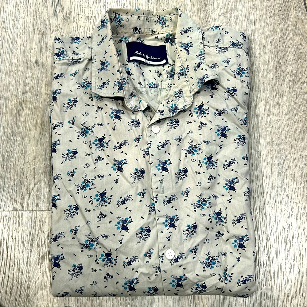 Casual button up T shirt, from a local designer mart &Harbour SIZE L, light grey